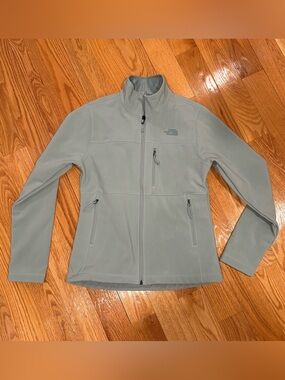The North Face Mint color Softshell Jacket Small